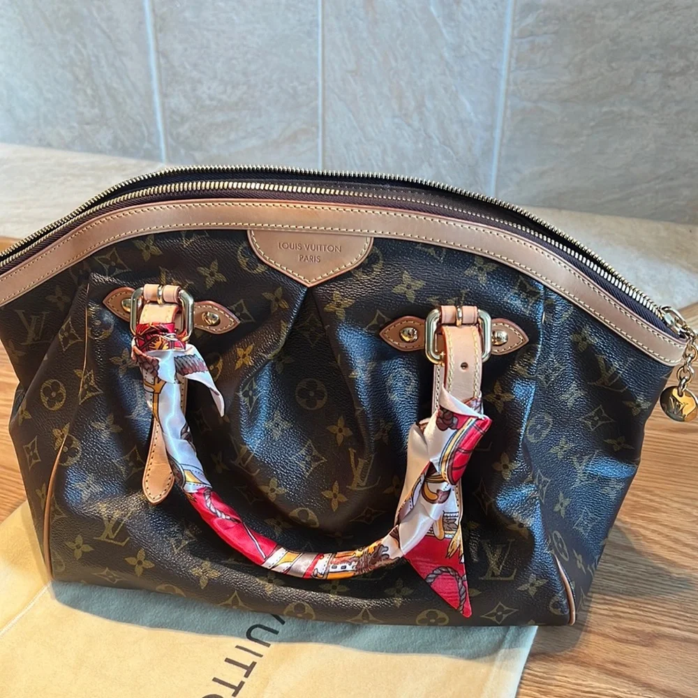 Gorgeous Louis Vuitton Tivoli bag